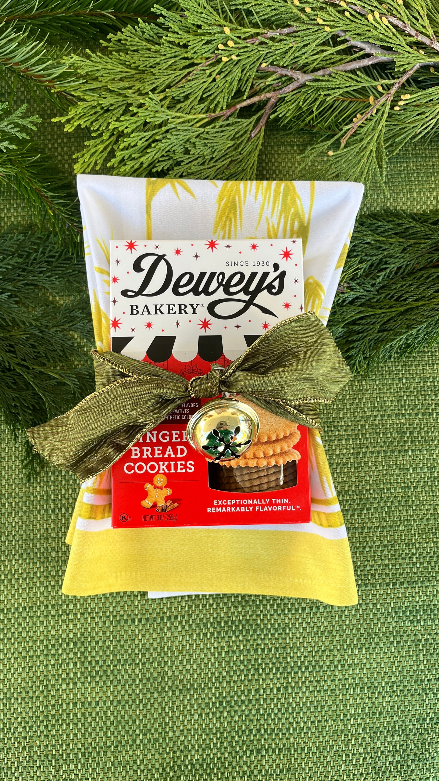 Palm Hostess Towel